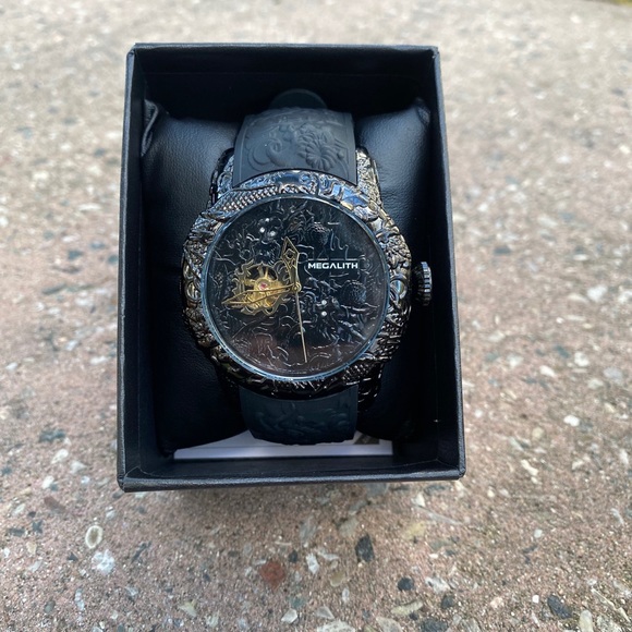 Classic men Watch Black Oriental Graphic Detailed Band - Picture 6 of 6